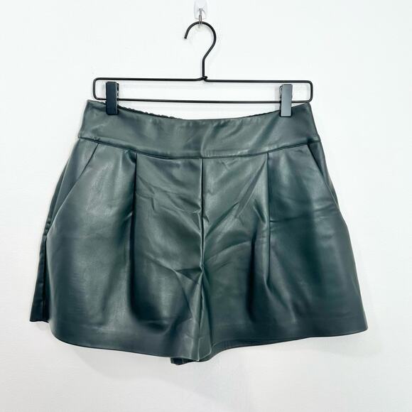 Susana Monaco Faux Leather Pleated Shorts Dark Green Size Medium - Picture 1 of 6